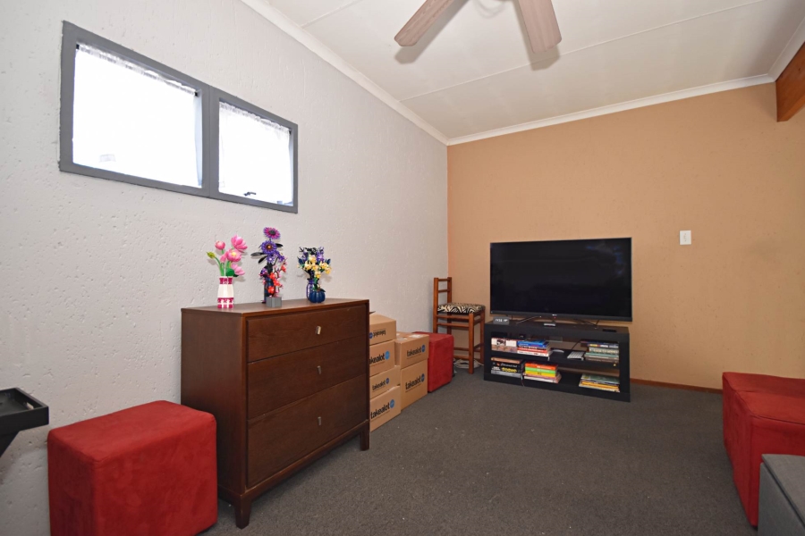 2 Bedroom Property for Sale in Bromhof Gauteng