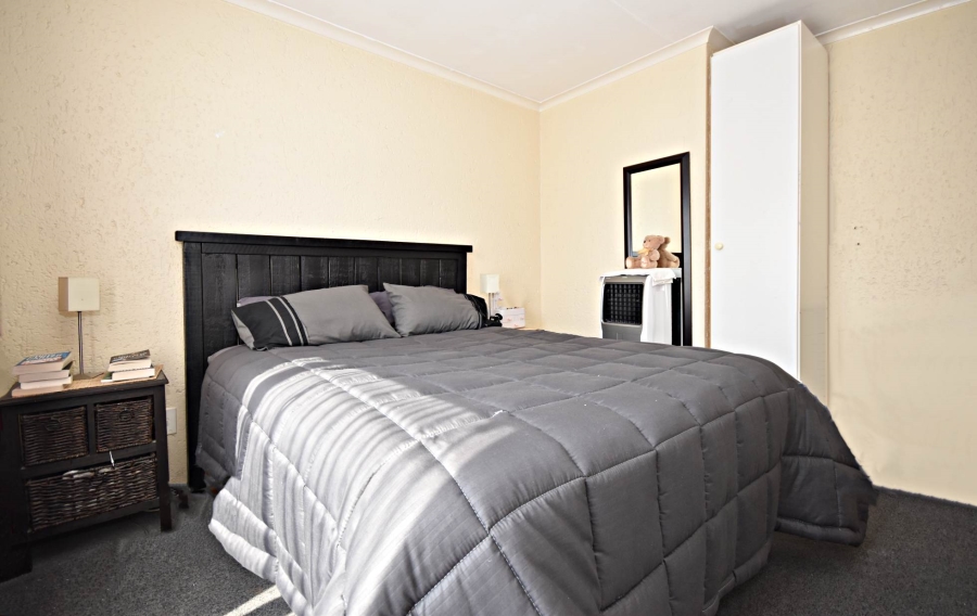 2 Bedroom Property for Sale in Bromhof Gauteng