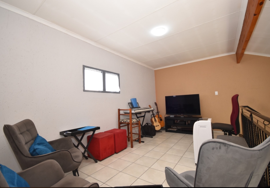 2 Bedroom Property for Sale in Bromhof Gauteng