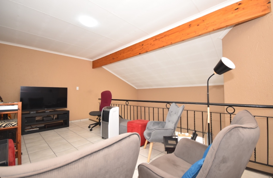 2 Bedroom Property for Sale in Bromhof Gauteng