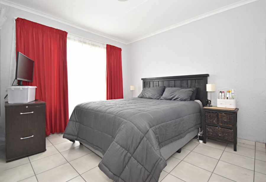 2 Bedroom Property for Sale in Bromhof Gauteng