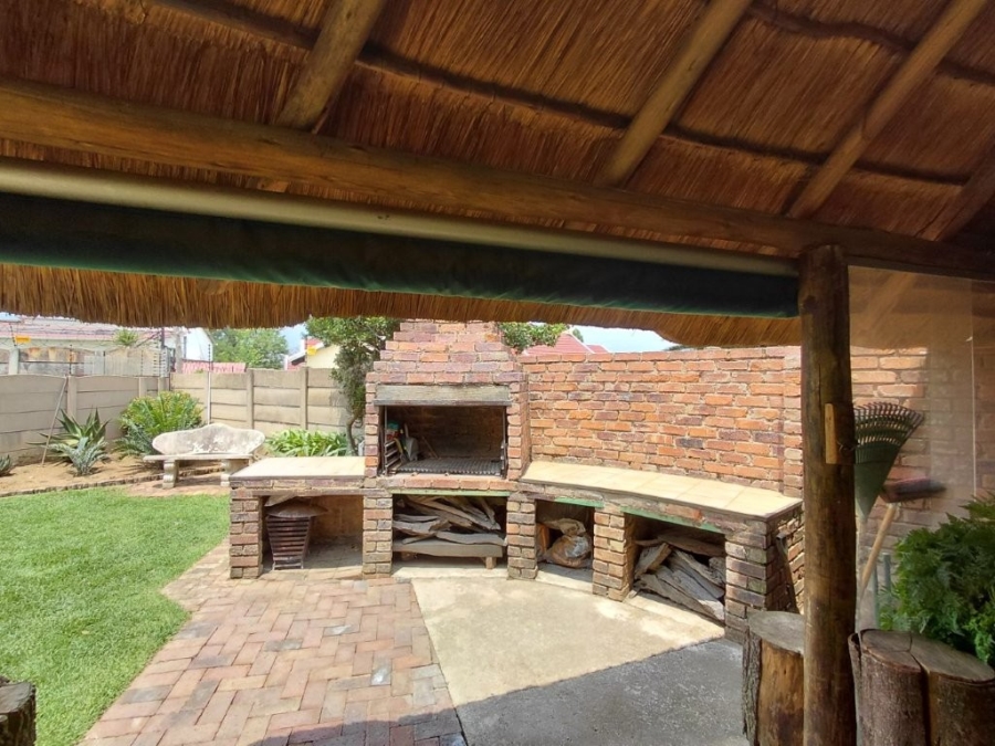 4 Bedroom Property for Sale in Freeway Park Gauteng