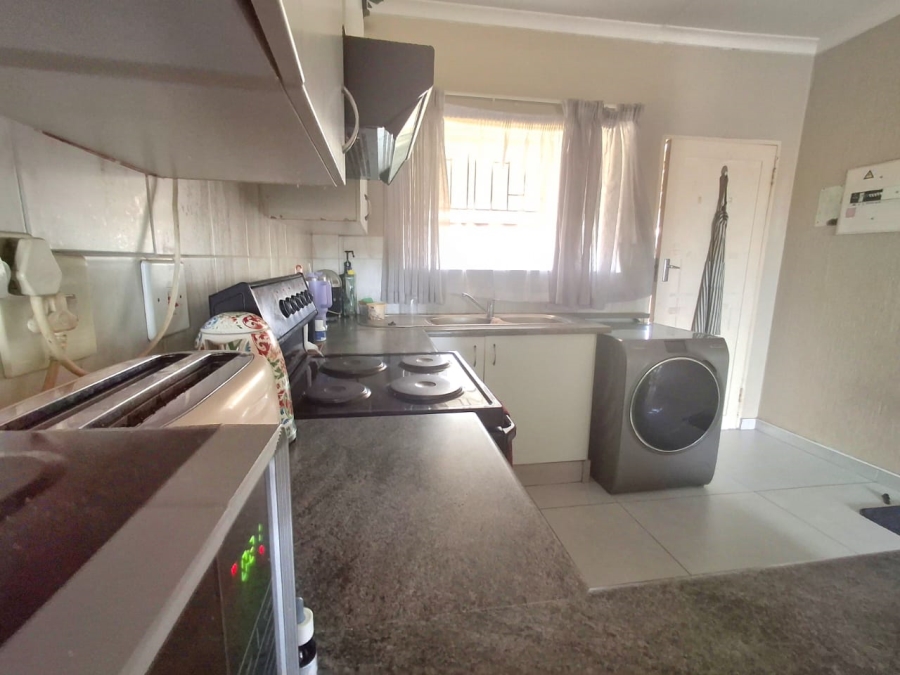 2 Bedroom Property for Sale in Ravenswood Gauteng