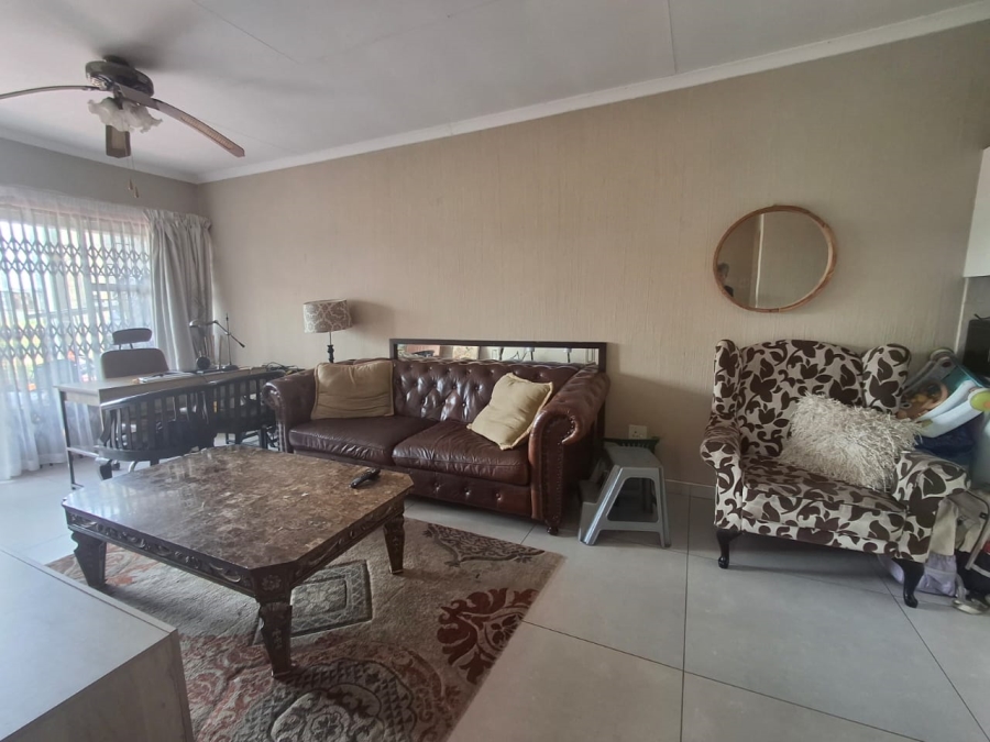 2 Bedroom Property for Sale in Ravenswood Gauteng