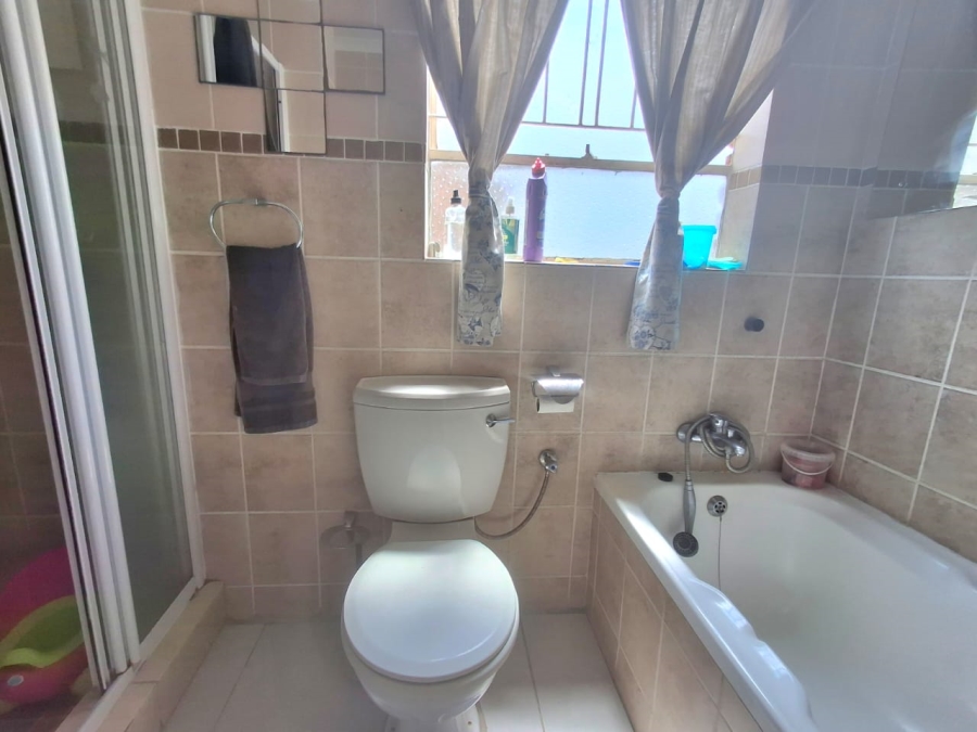 2 Bedroom Property for Sale in Ravenswood Gauteng