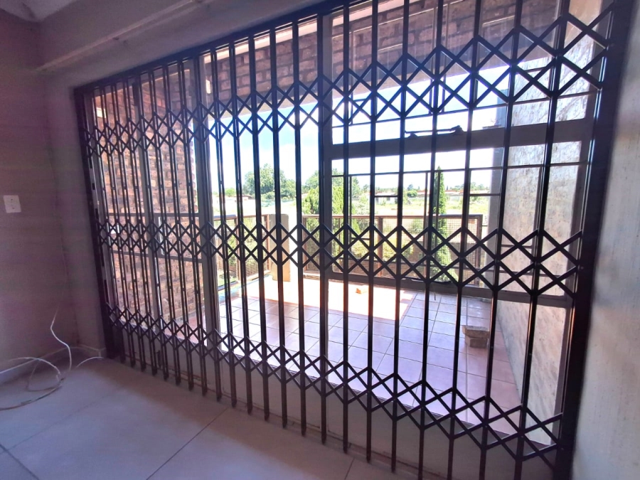 2 Bedroom Property for Sale in Ravenswood Gauteng