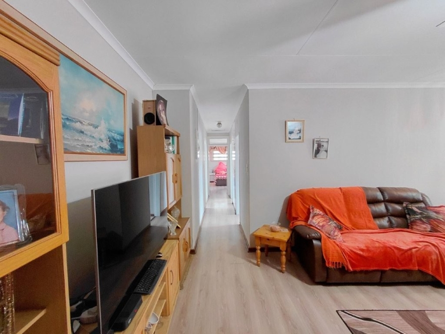 3 Bedroom Property for Sale in Klippoortje Gauteng