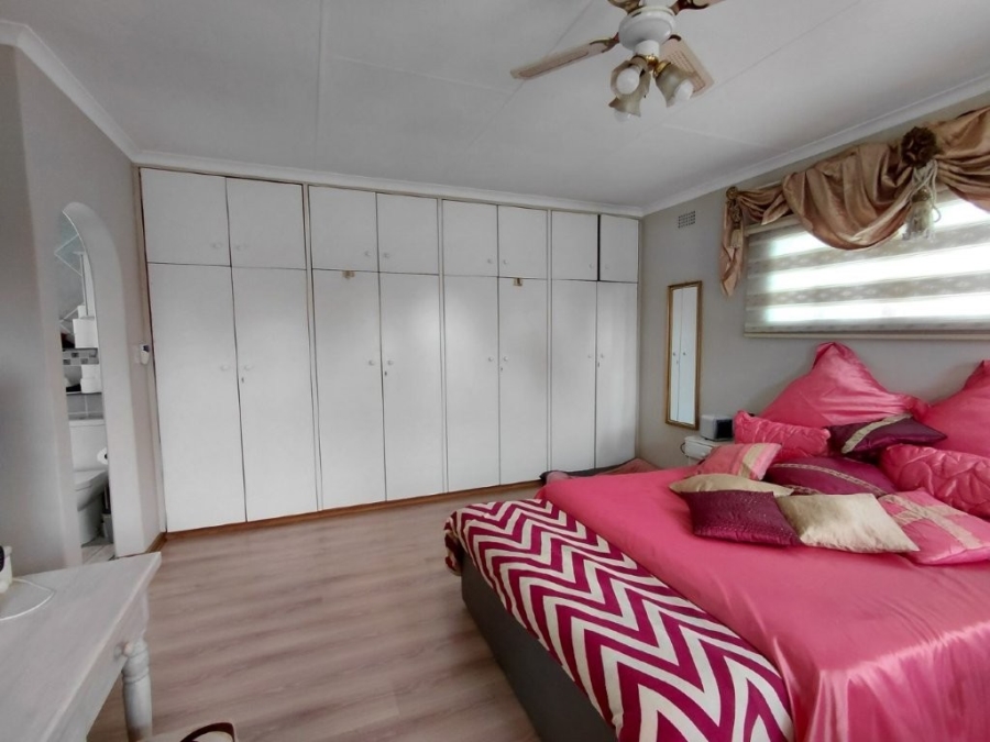 3 Bedroom Property for Sale in Klippoortje Gauteng