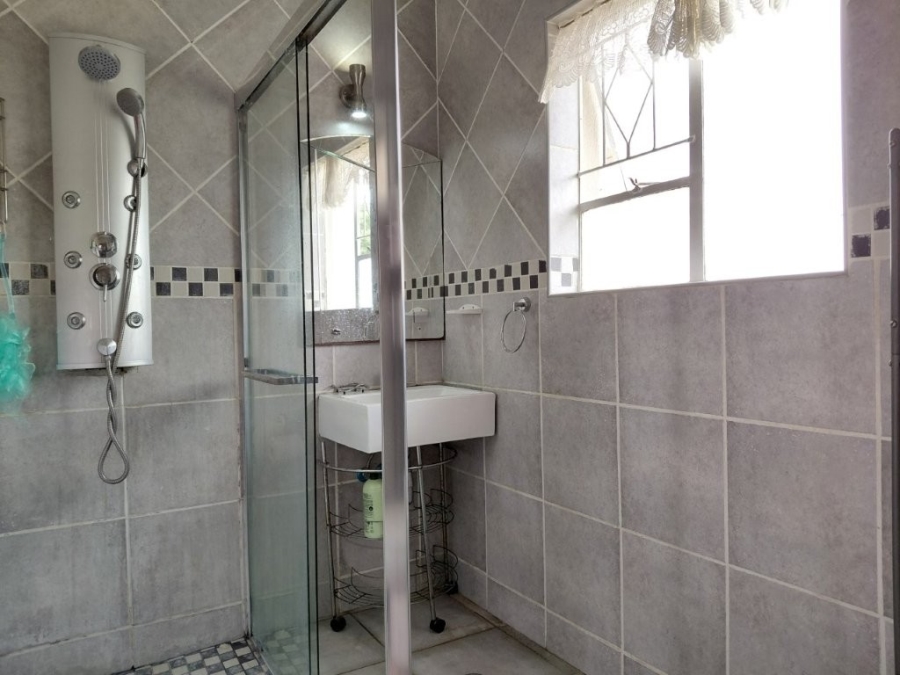 3 Bedroom Property for Sale in Klippoortje Gauteng