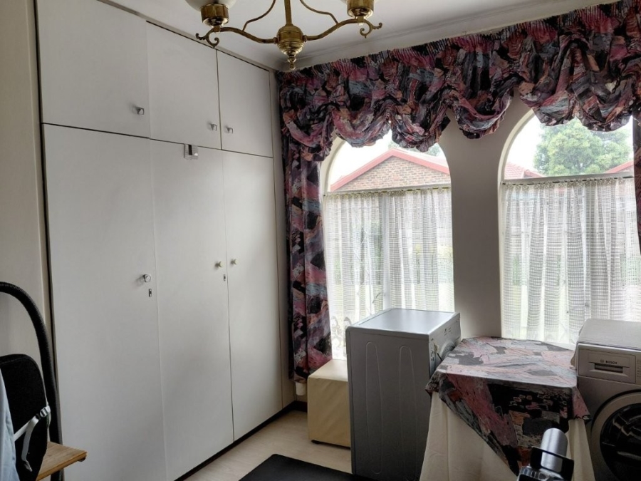 3 Bedroom Property for Sale in Klippoortje Gauteng