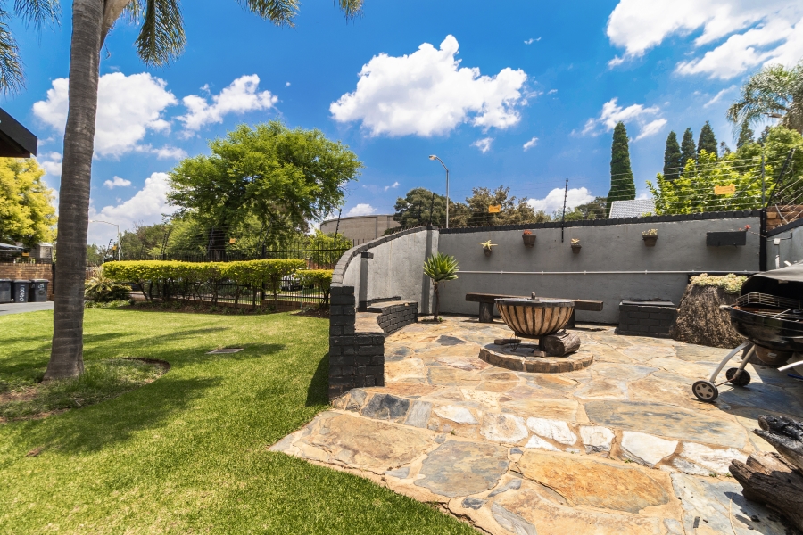 5 Bedroom Property for Sale in Moreleta Park Gauteng