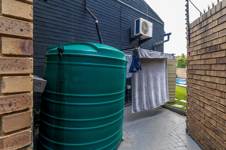 5 Bedroom Property for Sale in Moreleta Park Gauteng