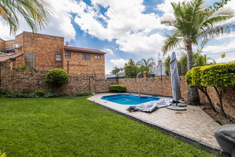 5 Bedroom Property for Sale in Moreleta Park Gauteng