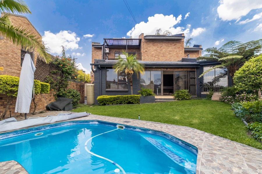 5 Bedroom Property for Sale in Moreleta Park Gauteng