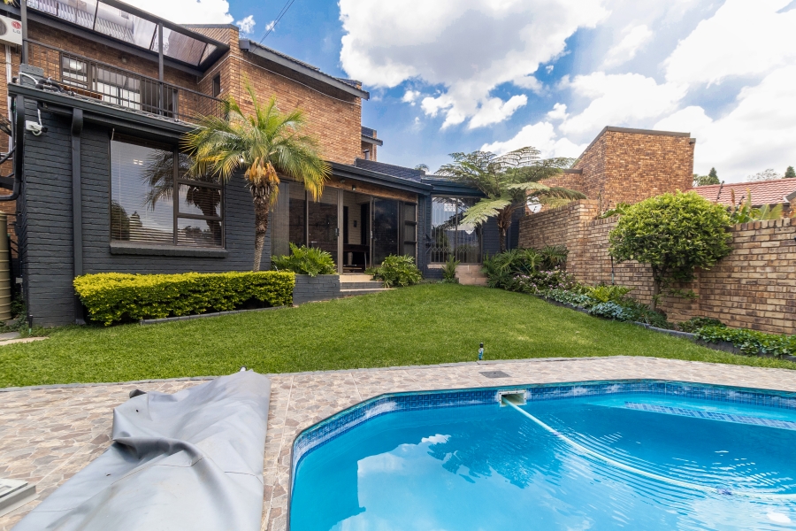 5 Bedroom Property for Sale in Moreleta Park Gauteng