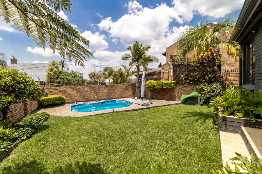 5 Bedroom Property for Sale in Moreleta Park Gauteng