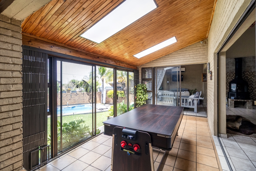 5 Bedroom Property for Sale in Moreleta Park Gauteng