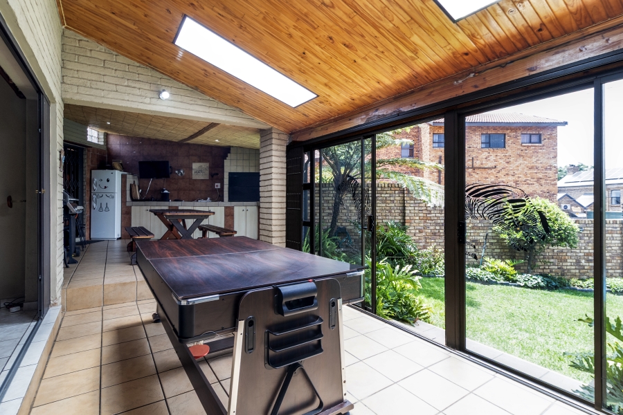 5 Bedroom Property for Sale in Moreleta Park Gauteng