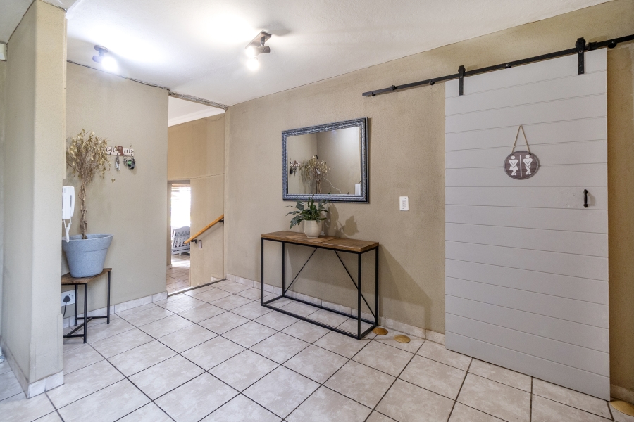 5 Bedroom Property for Sale in Moreleta Park Gauteng