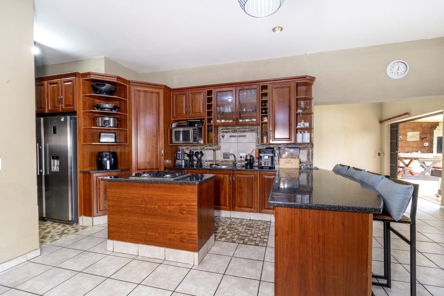 5 Bedroom Property for Sale in Moreleta Park Gauteng