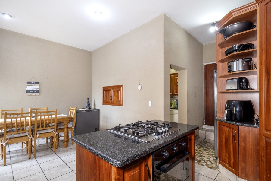 5 Bedroom Property for Sale in Moreleta Park Gauteng