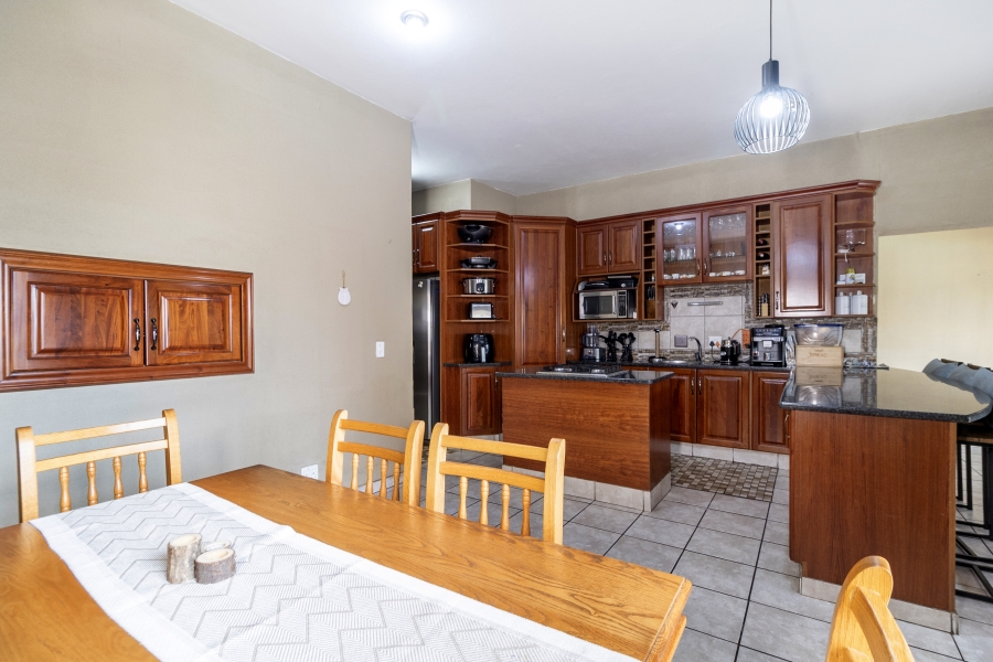 5 Bedroom Property for Sale in Moreleta Park Gauteng