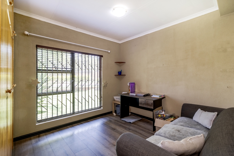 5 Bedroom Property for Sale in Moreleta Park Gauteng