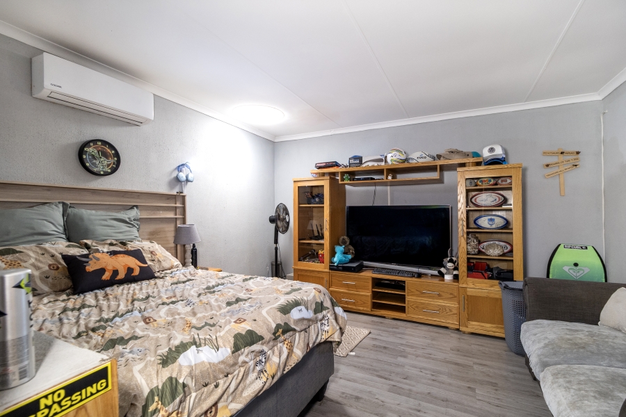 5 Bedroom Property for Sale in Moreleta Park Gauteng