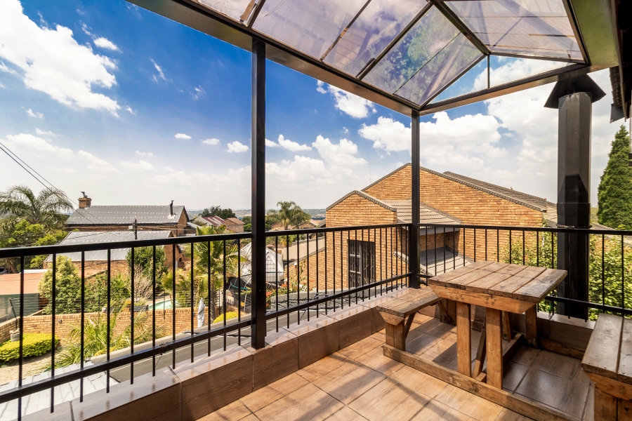 5 Bedroom Property for Sale in Moreleta Park Gauteng