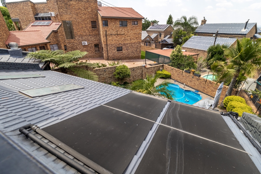 5 Bedroom Property for Sale in Moreleta Park Gauteng