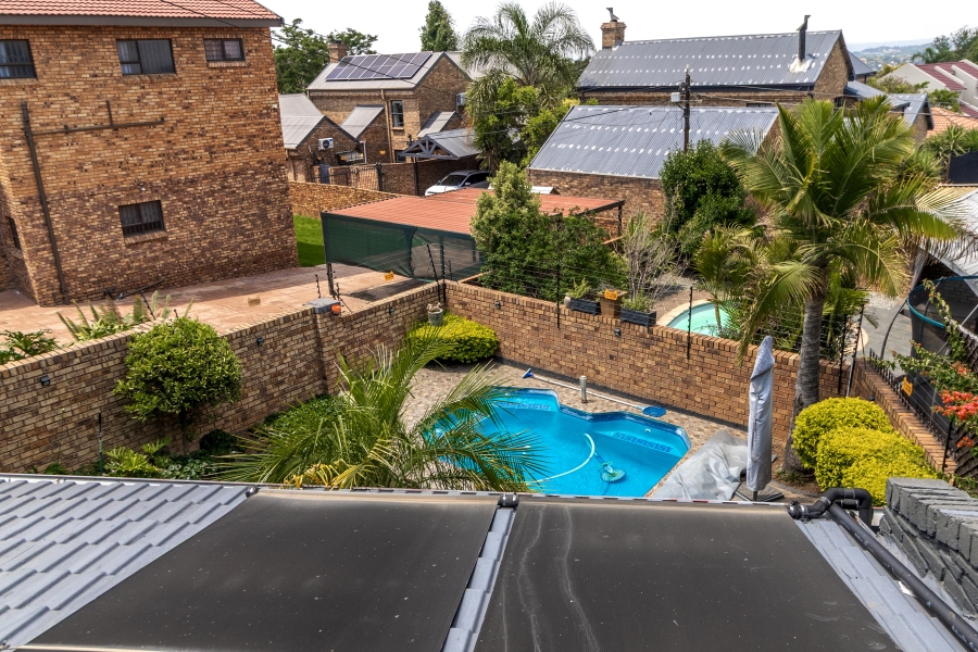 5 Bedroom Property for Sale in Moreleta Park Gauteng