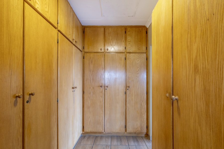 5 Bedroom Property for Sale in Moreleta Park Gauteng