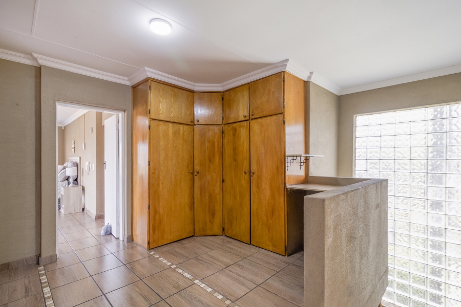 5 Bedroom Property for Sale in Moreleta Park Gauteng