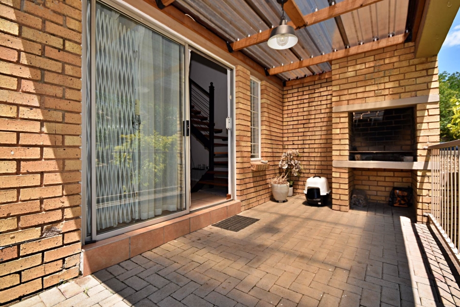 2 Bedroom Property for Sale in Olivedale Gauteng