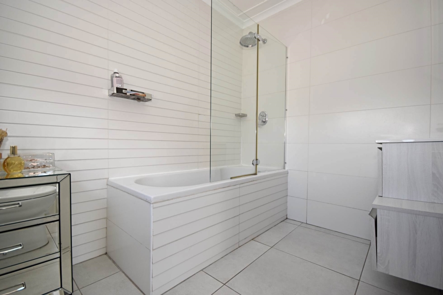 3 Bedroom Property for Sale in North Riding Gauteng