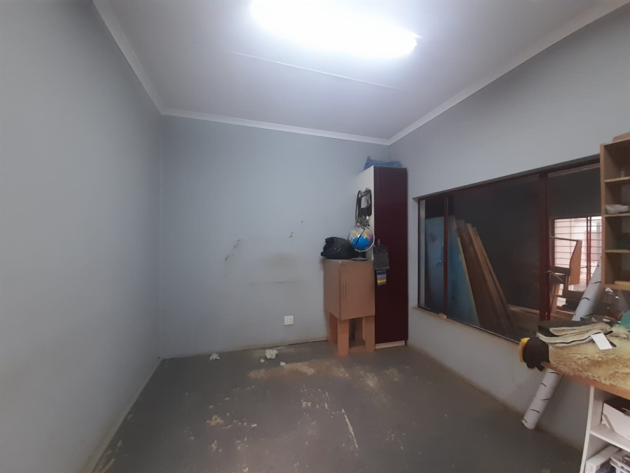 To Let commercial Property for Rent in De Deur Gauteng