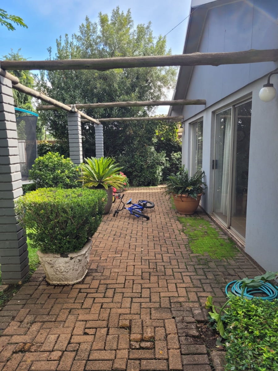 4 Bedroom Property for Sale in Vanderbijlpark SW 1 Gauteng