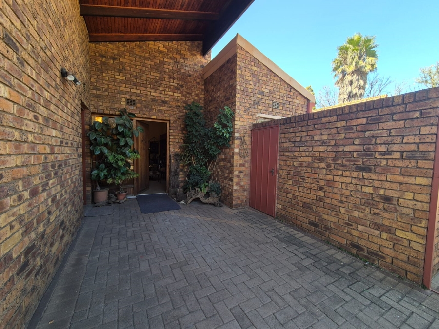 3 Bedroom Property for Sale in Vanderbijlpark CW 3 Gauteng