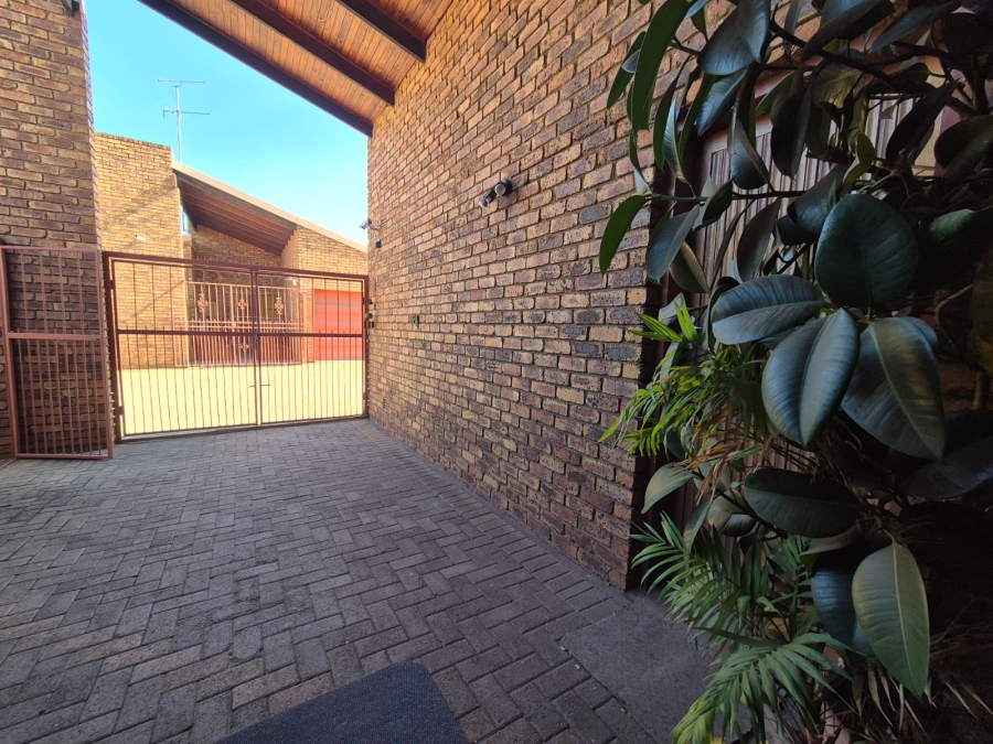 3 Bedroom Property for Sale in Vanderbijlpark CW 3 Gauteng