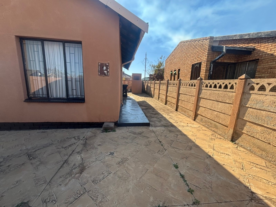 2 Bedroom Property for Sale in Sebokeng Zone 6 Gauteng