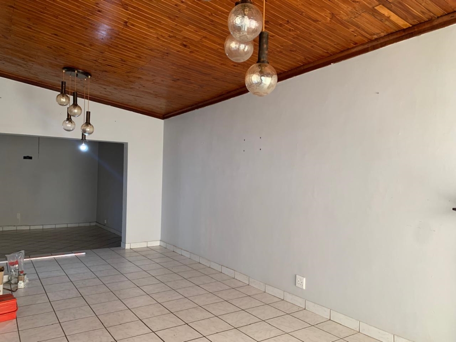 5 Bedroom Property for Sale in Rensburg Gauteng