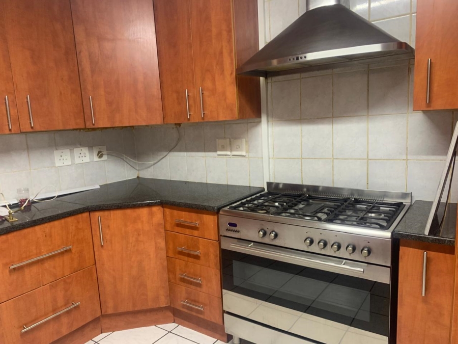 5 Bedroom Property for Sale in Rensburg Gauteng