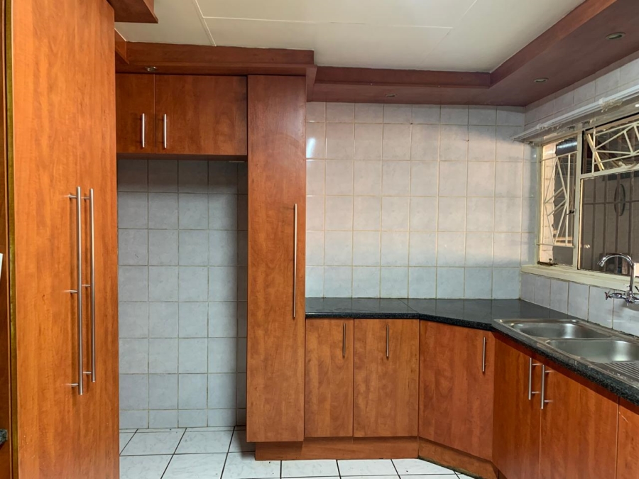 5 Bedroom Property for Sale in Rensburg Gauteng