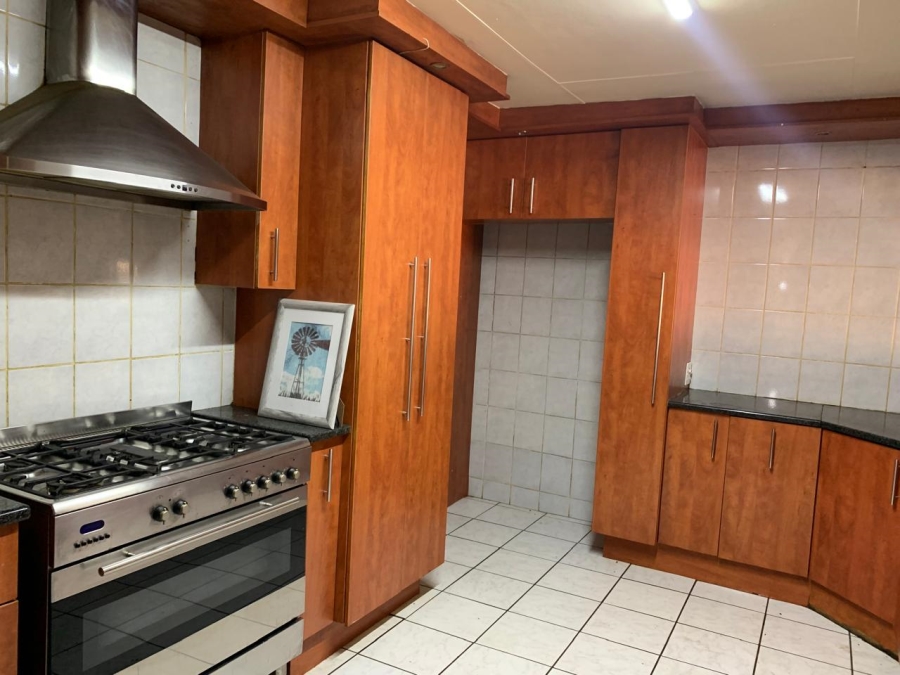 5 Bedroom Property for Sale in Rensburg Gauteng