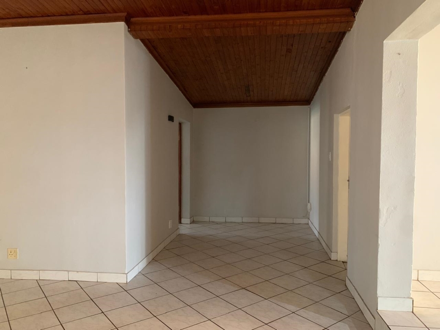 5 Bedroom Property for Sale in Rensburg Gauteng