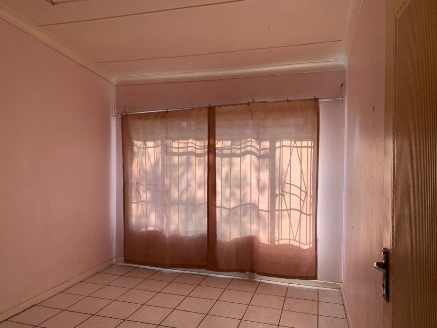 5 Bedroom Property for Sale in Rensburg Gauteng