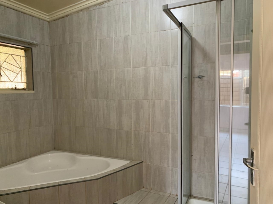 5 Bedroom Property for Sale in Rensburg Gauteng