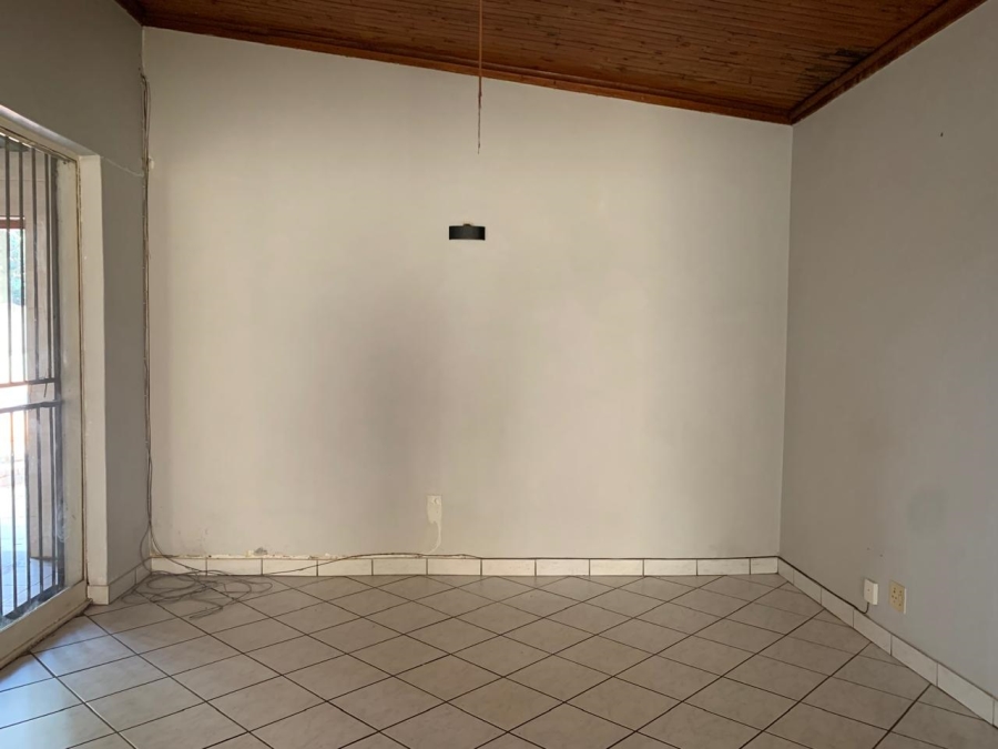 5 Bedroom Property for Sale in Rensburg Gauteng