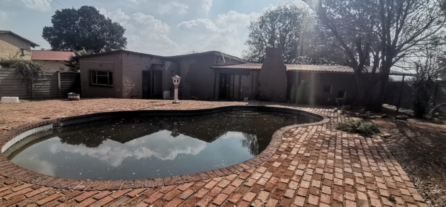 5 Bedroom Property for Sale in Rensburg Gauteng