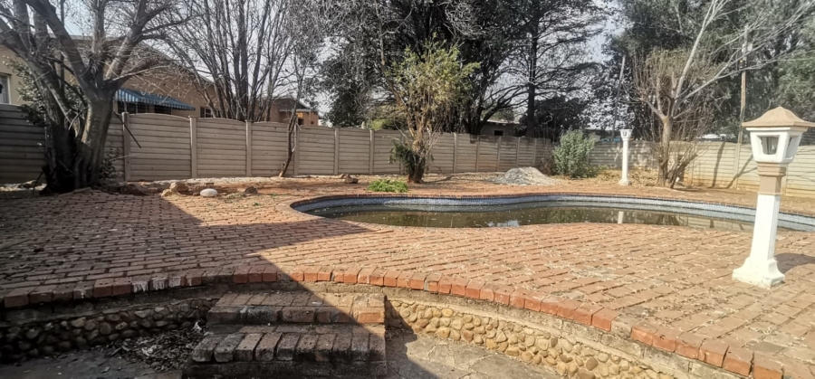 5 Bedroom Property for Sale in Rensburg Gauteng
